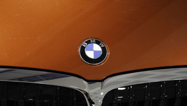 Nuova BMW Serie 3 debutta nel 2025, anche in versione elettrica - Foto 3 di 20