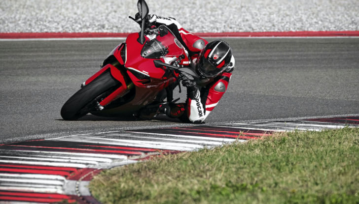 Ducati: al via la produzione della nuova SuperSport 950 - Foto 4 di 6