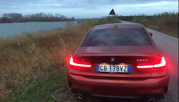 Nuova BMW Serie 3 debutta nel 2025, anche in versione elettrica - Foto 19 di 20