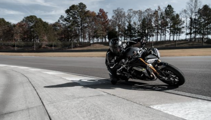 Triumph Speed Triple 1200 RS: le novità della versione 2021 - Foto 18 di 25