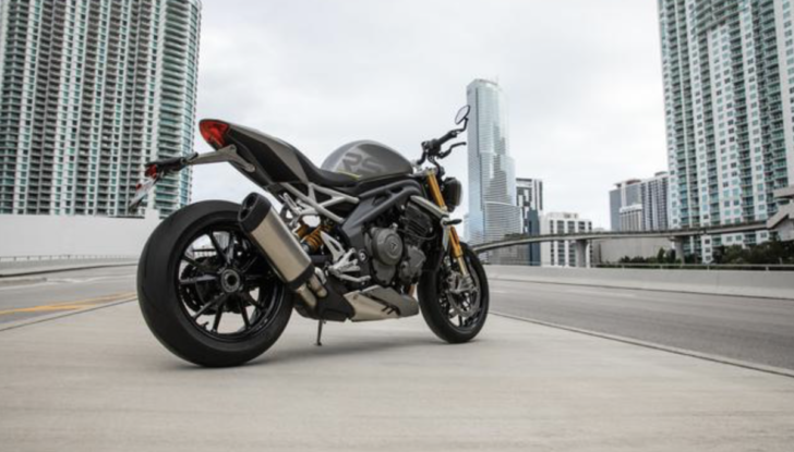 Triumph Speed Triple 1200 RS: le novità della versione 2021 - Foto 22 di 25