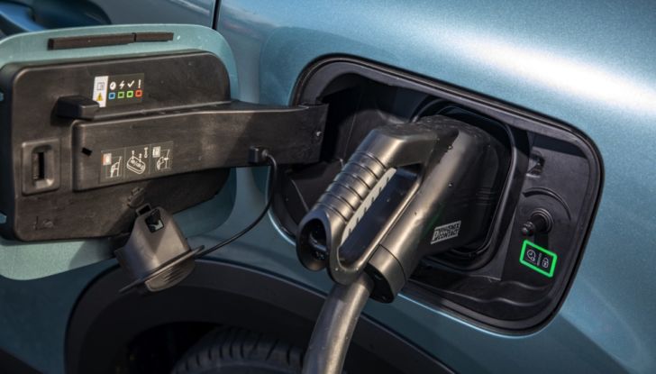 [VIDEO] Prova su strada nuova Citroën C4, il comfort dal benzina al 100% elettrico - Foto 9 di 40