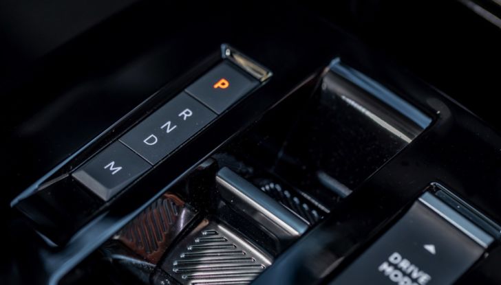 [VIDEO] Prova su strada nuova Citroën C4, il comfort dal benzina al 100% elettrico - Foto 38 di 40