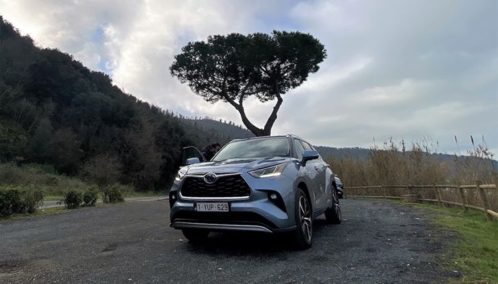 Toyota Highlander: la prova su strada del SUV premium giapponese - Foto 13 di 24