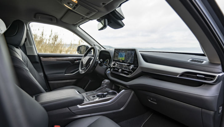 Toyota Highlander: la prova su strada del SUV premium giapponese - Foto 24 di 24