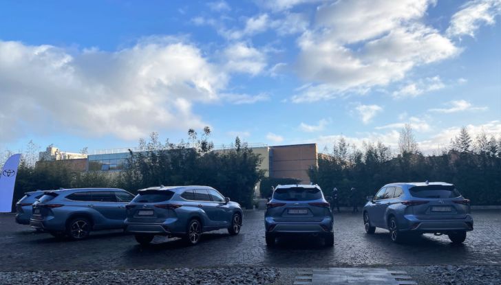 Toyota Highlander: la prova su strada del SUV premium giapponese - Foto 4 di 24