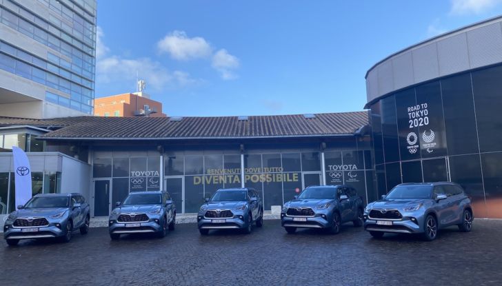 Toyota Highlander: la prova su strada del SUV premium giapponese - Foto 5 di 24