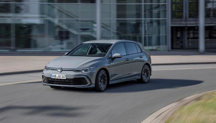 Volkswagen Golf 8 è la berlina compatta più venduta in Italia nel 2020 - Foto 10 di 10