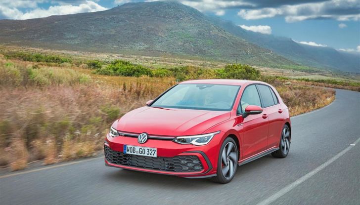Volkswagen Golf 8 è la berlina compatta più venduta in Italia nel 2020 - Foto 3 di 10