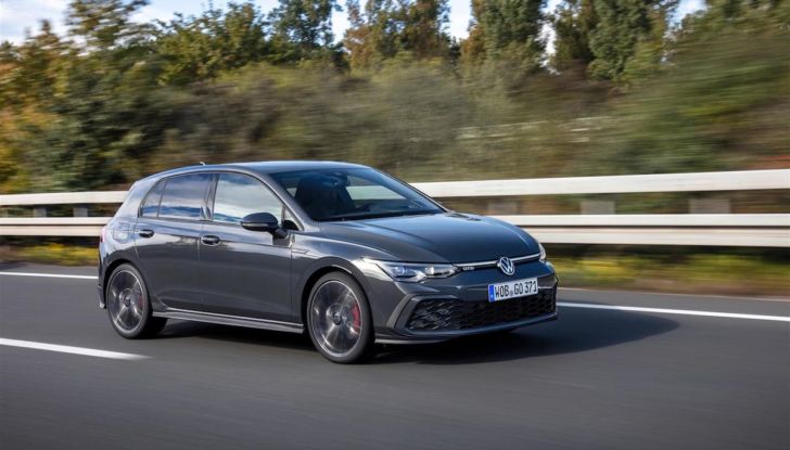 Volkswagen Golf 8 è la berlina compatta più venduta in Italia nel 2020 - Foto 6 di 10