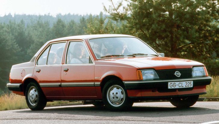 Dieci compleanni auto 2021 Opel Ascona C