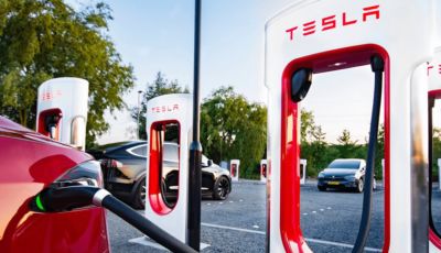 Tesla amplia la rete dei Supercharger al Nord e al Sud Italia