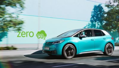 Volkswagen ID.3: la “base” con batteria da 45 kWh attacca da 24.290 Euro