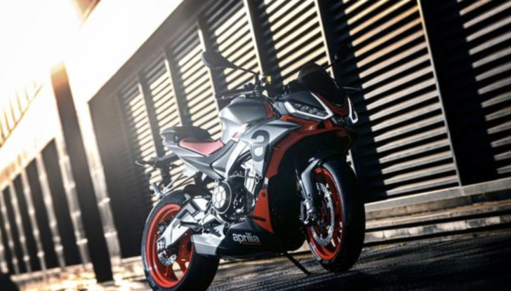 Aprilia Tuono 660: il prezzo della media sportiva della Casa di Noale - Foto 5 di 20