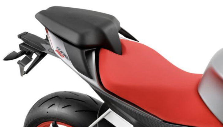 Aprilia Tuono 660: il prezzo della media sportiva della Casa di Noale - Foto 6 di 20