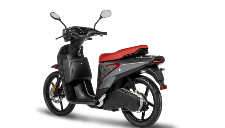 NGS3: lo scooter firmato Helmo Milano e Askoll - Foto 9 di 10