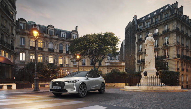 DS 4: SUV o berlina? L’uscita è prevista a fine anno - Foto 11 di 12