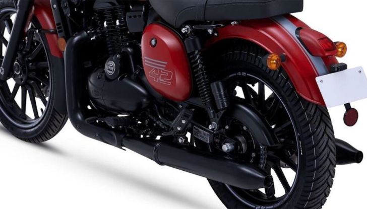 Jawa 42, la café racer che viene da oriente - Foto 7 di 11