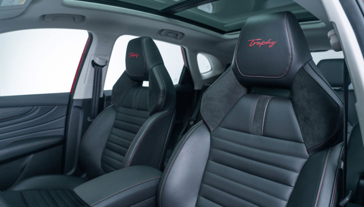 MG EHS Plug-in Hybrid 2021: caratteristiche e prezzi - Foto 19 di 39