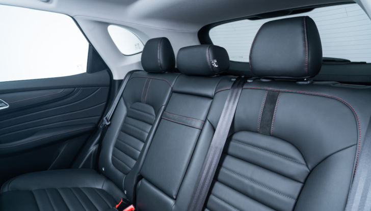 MG EHS Plug-in Hybrid 2021: caratteristiche e prezzi - Foto 20 di 39