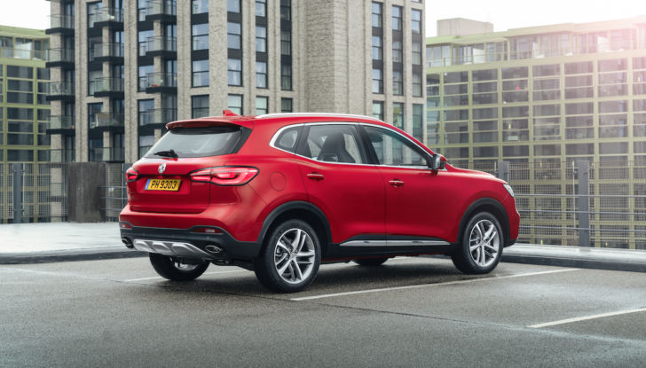 MG EHS Plug-in Hybrid 2021: caratteristiche e prezzi - Foto 29 di 39