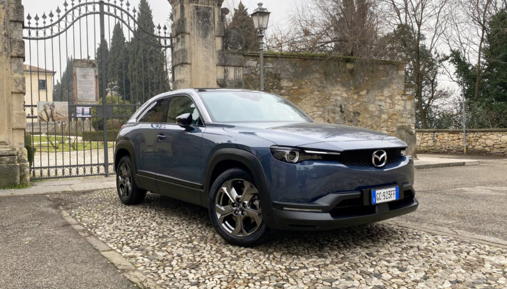 Mazda MX-30: la versione ibrida plug-in in arrivo per fine anno - Foto 1 di 17
