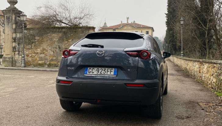 Mazda MX-30: la versione ibrida plug-in in arrivo per fine anno - Foto 12 di 17