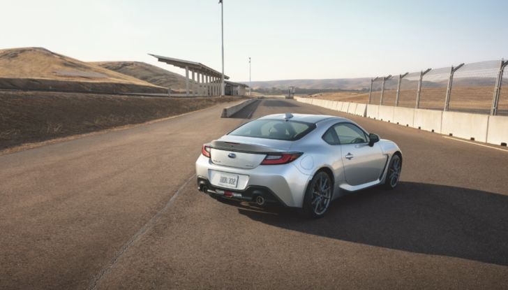 Subaru BRZ: sportività ed eleganza su quattro ruote - Foto 4 di 17