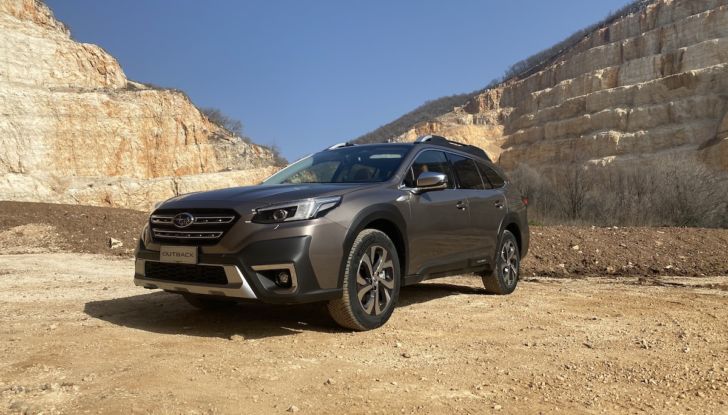 Subaru Outback 2023: prova su strada del rinnovato SUV giapponese - Foto 2 di 25