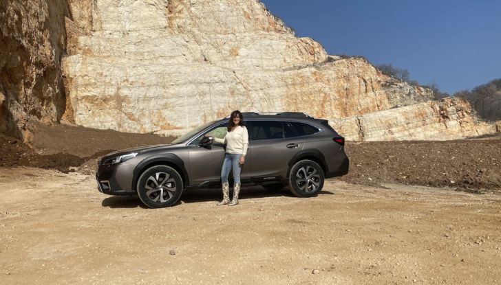 Subaru Outback 2023: prova su strada del rinnovato SUV giapponese - Foto 7 di 25