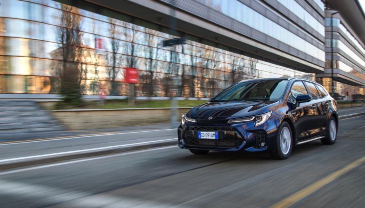 [VIDEO] Prova Suzuki Swace Hybrid 2021: La station wagon ecologica ed economica - Foto 10 di 30