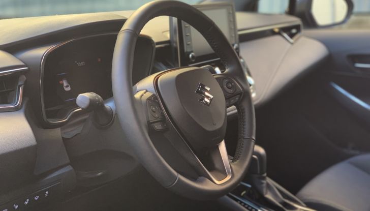 [VIDEO] Prova Suzuki Swace Hybrid 2021: La station wagon ecologica ed economica - Foto 17 di 30