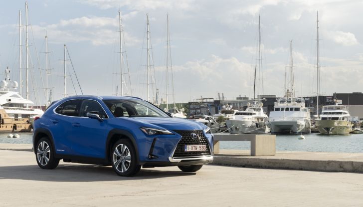 Lexus UX300e 2021