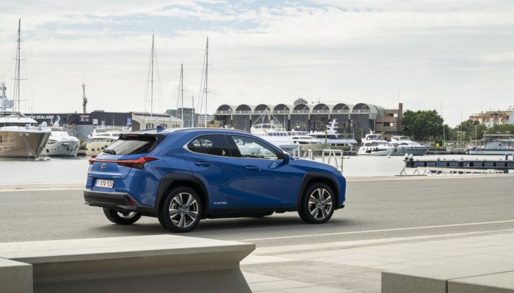 Lexus UX300e 2021