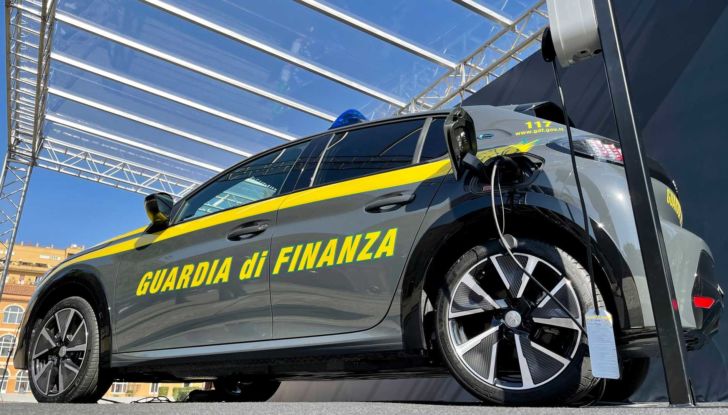 Peugeot e-208 Guardia di Finanza
