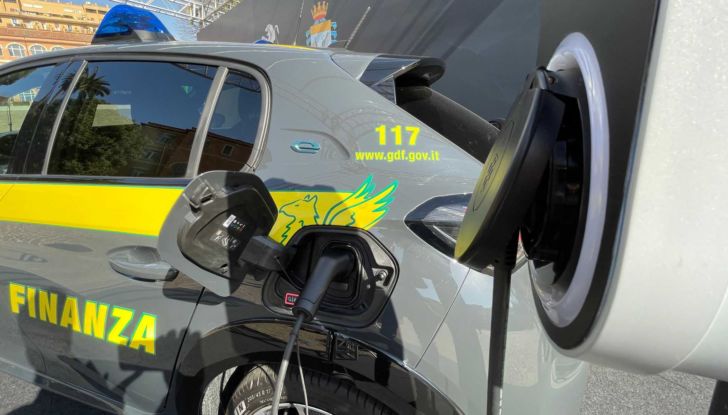 Peugeot e-208 Guardia di Finanza