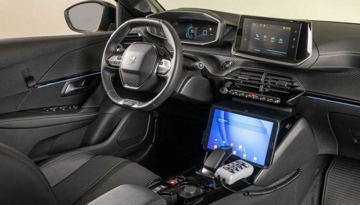 Peugeot e-208 Guardia di Finanza
