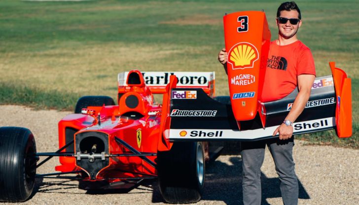 CARhandGEL è il primo dispenser di Gel igienizzante specifico per auto - Foto 4 di 12