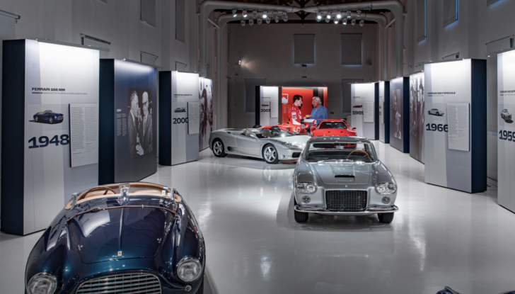 Il MEF celebra Agnelli con la mostra “Gianni Agnelli e Ferrari. L’eleganza del mito” - Foto 13 di 17