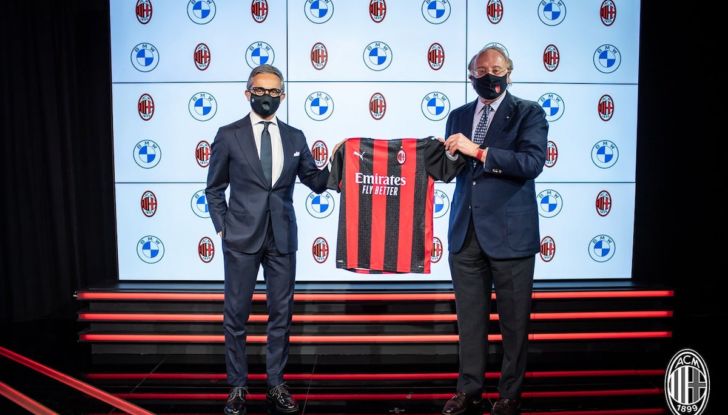 BMW diventa sponsor del Milan: auto e calcio, un binomio vincente - Foto 2 di 8