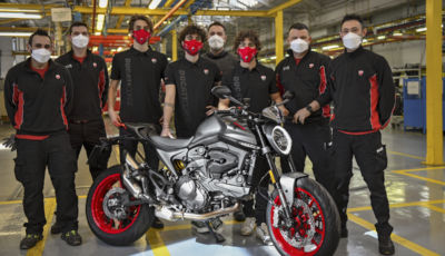 Ducati: inizia la produzione della nuova Monster