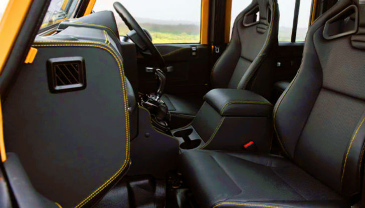 Land Rover Defender Works V8 Trophy 2021: la serie speciale in 25 esemplari - Foto 8 di 11