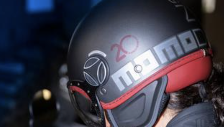 Momodesign: arriva la serie limitata del casco da elicotterista FGTR - Foto 1 di 10