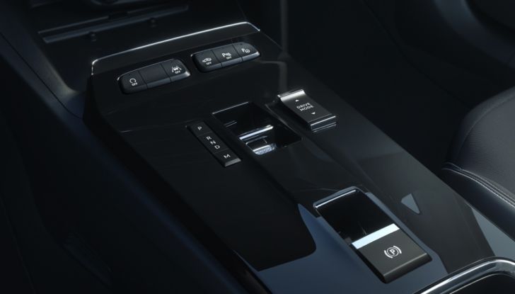 [VIDEO] Prova su strada nuova Opel Mokka 2021: Tutta nuova a benzina, Diesel ed elettrica! - Foto 23 di 31