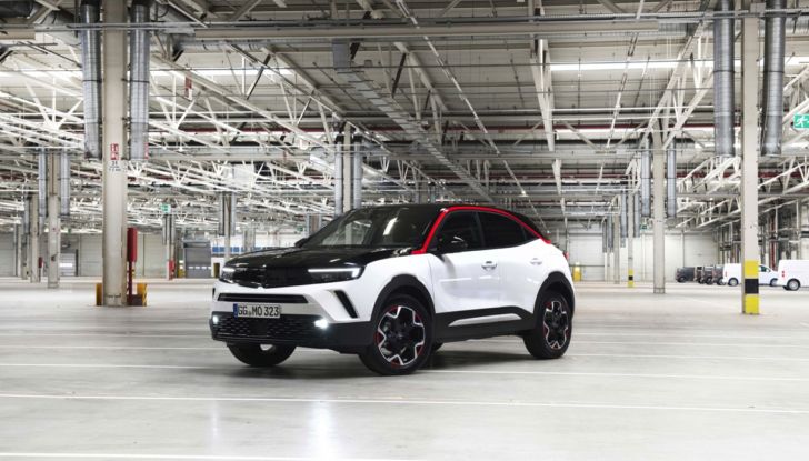 [VIDEO] Prova su strada nuova Opel Mokka 2021: Tutta nuova a benzina, Diesel ed elettrica! - Foto 28 di 31