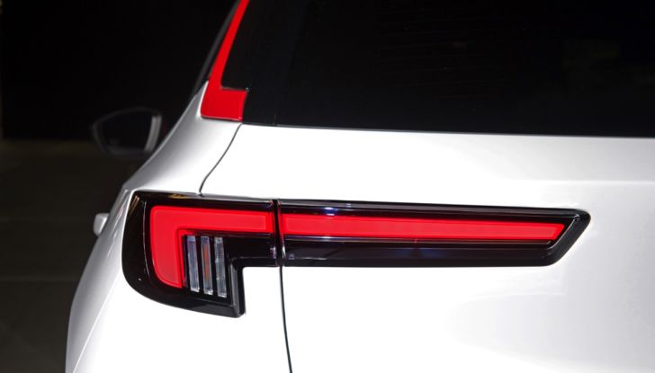 [VIDEO] Prova su strada nuova Opel Mokka 2021: Tutta nuova a benzina, Diesel ed elettrica! - Foto 30 di 31