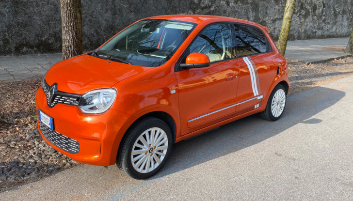 Prova su strada della Renault Twingo elettrica Vibes - Foto 7 di 15