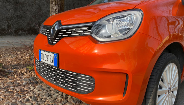 Prova su strada della Renault Twingo elettrica Vibes - Foto 9 di 15