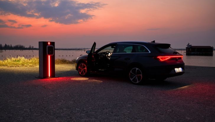 [VIDEO] Prova Seat Leon Sportstourer 2021: Il Plug-In Hybrid veloce ed ecologico con 204 CV - Foto 13 di 38