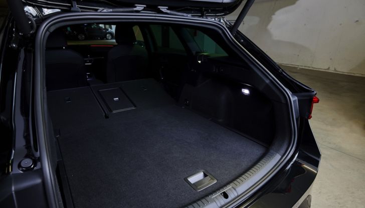 [VIDEO] Prova Seat Leon Sportstourer 2021: Il Plug-In Hybrid veloce ed ecologico con 204 CV - Foto 23 di 38